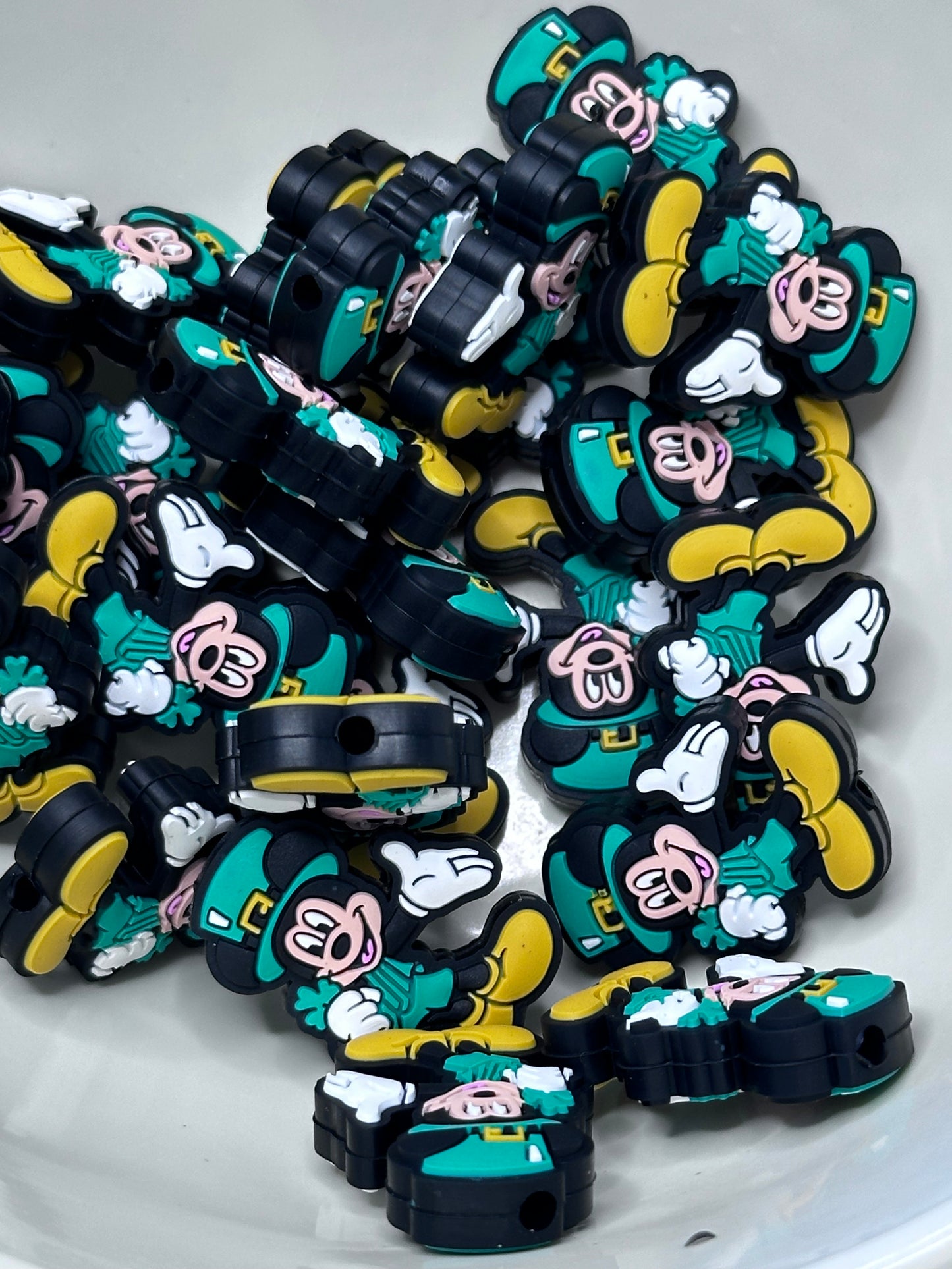 #337 st. Patrick’s Day mouse, silicon vocal bead