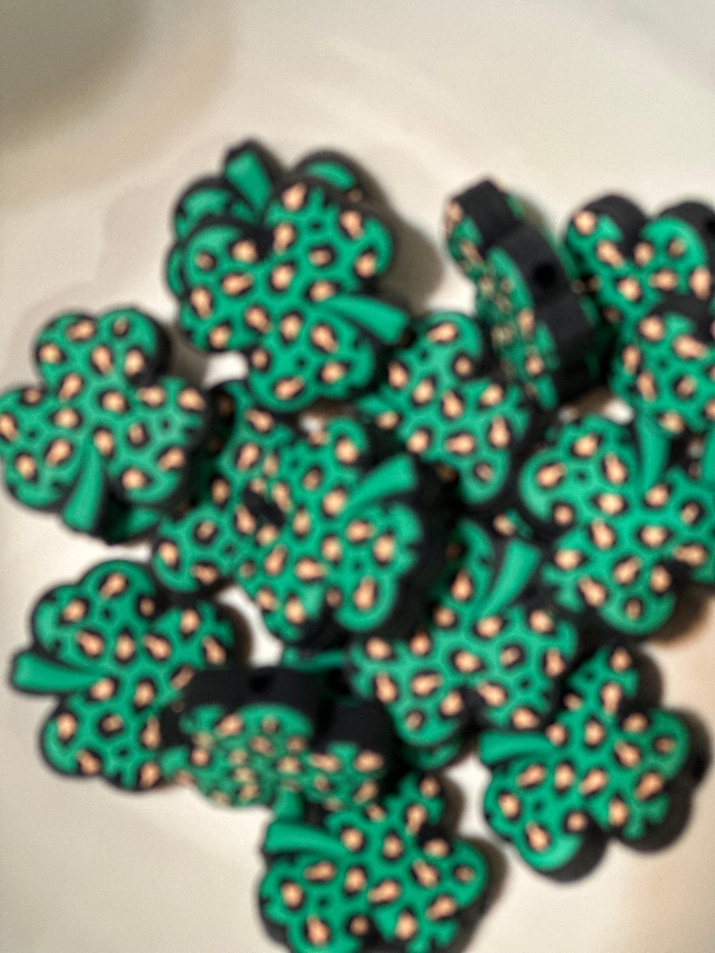 #262 shamrock silicone focal beads