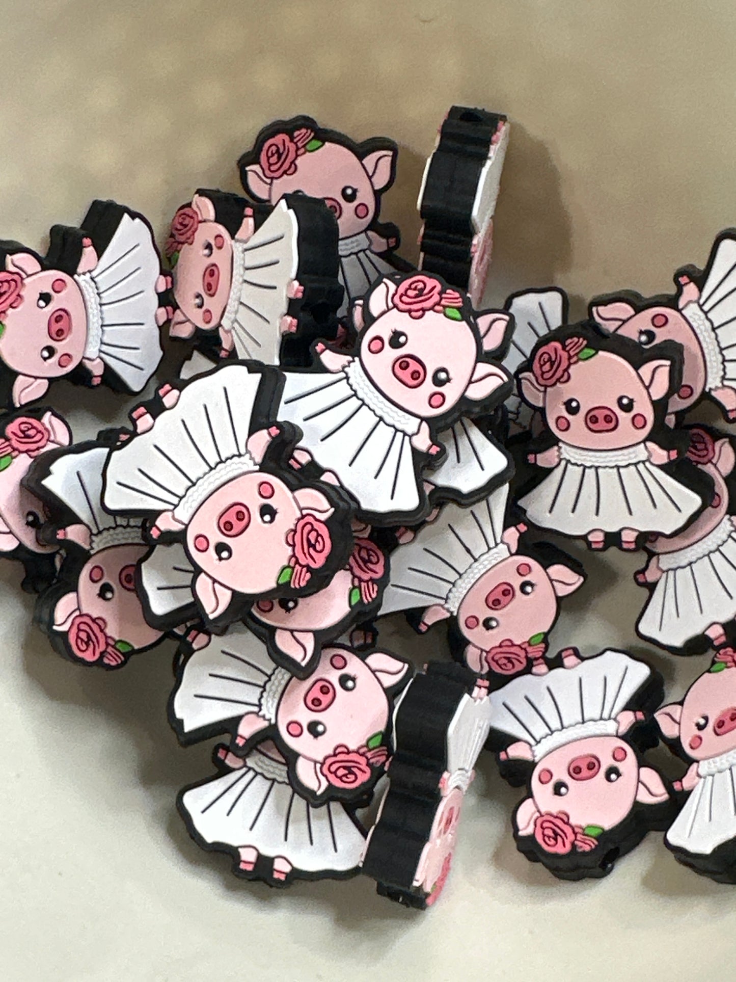 #488 pig in dress silicone focal beads