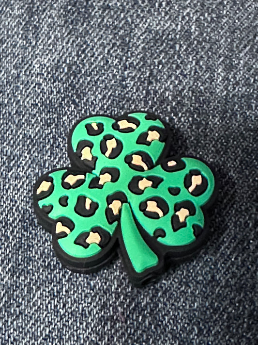 #262 shamrock silicone focal beads