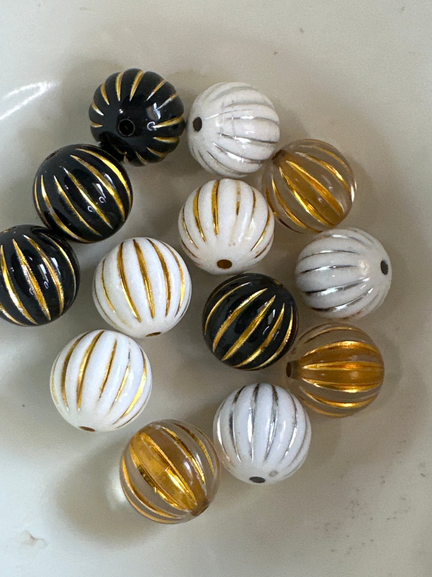 #18 acrylic pumpkin beads