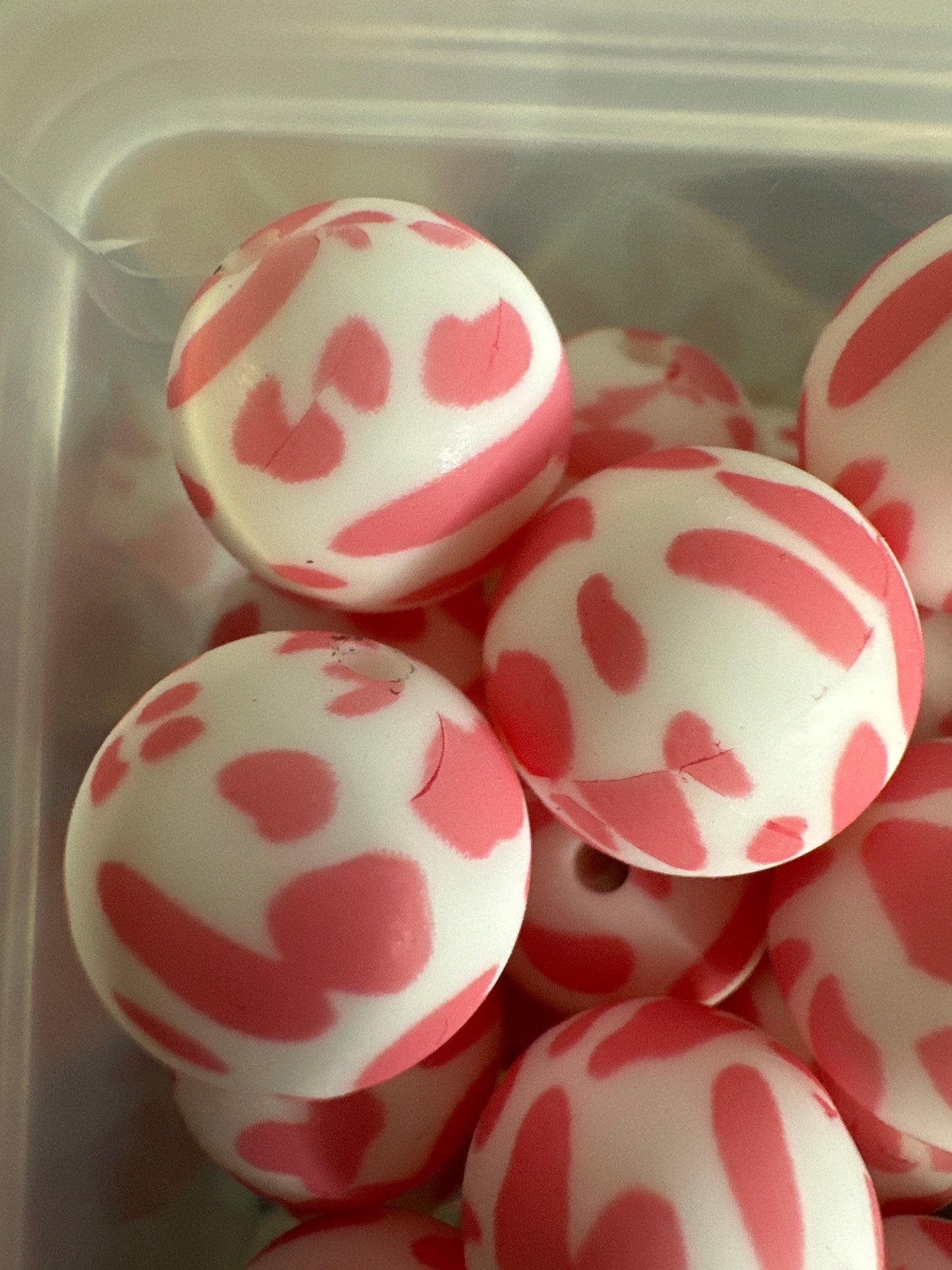 #1 pink cow print silicone beads