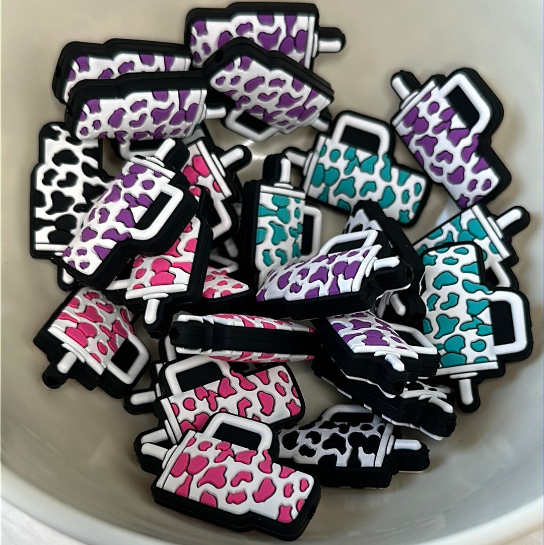 #274 cow print tumbler silicone focal beads