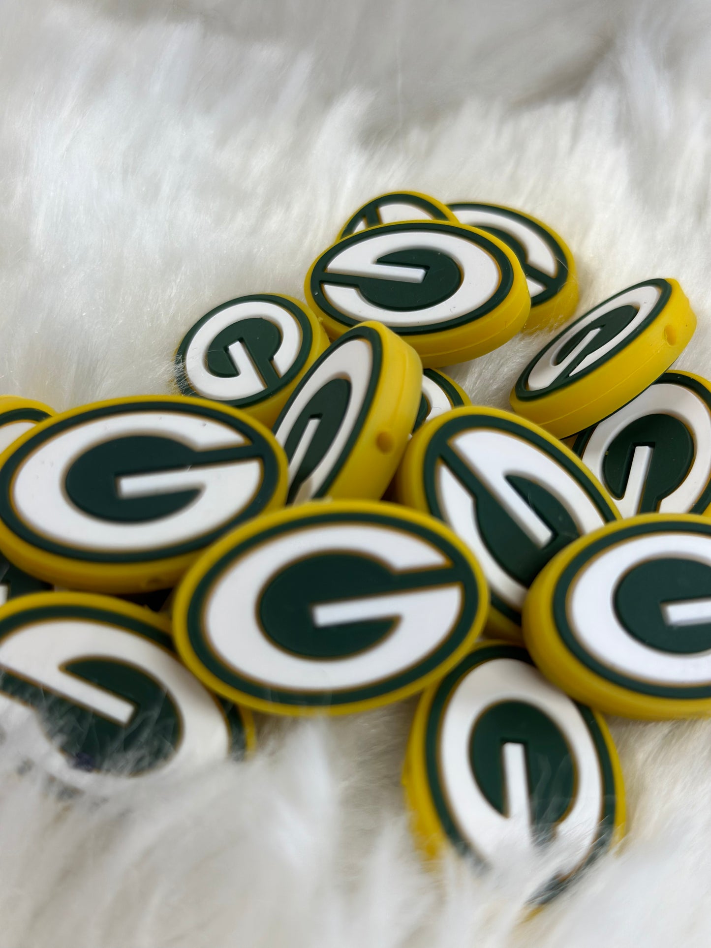 #285 green G silicone focal beads