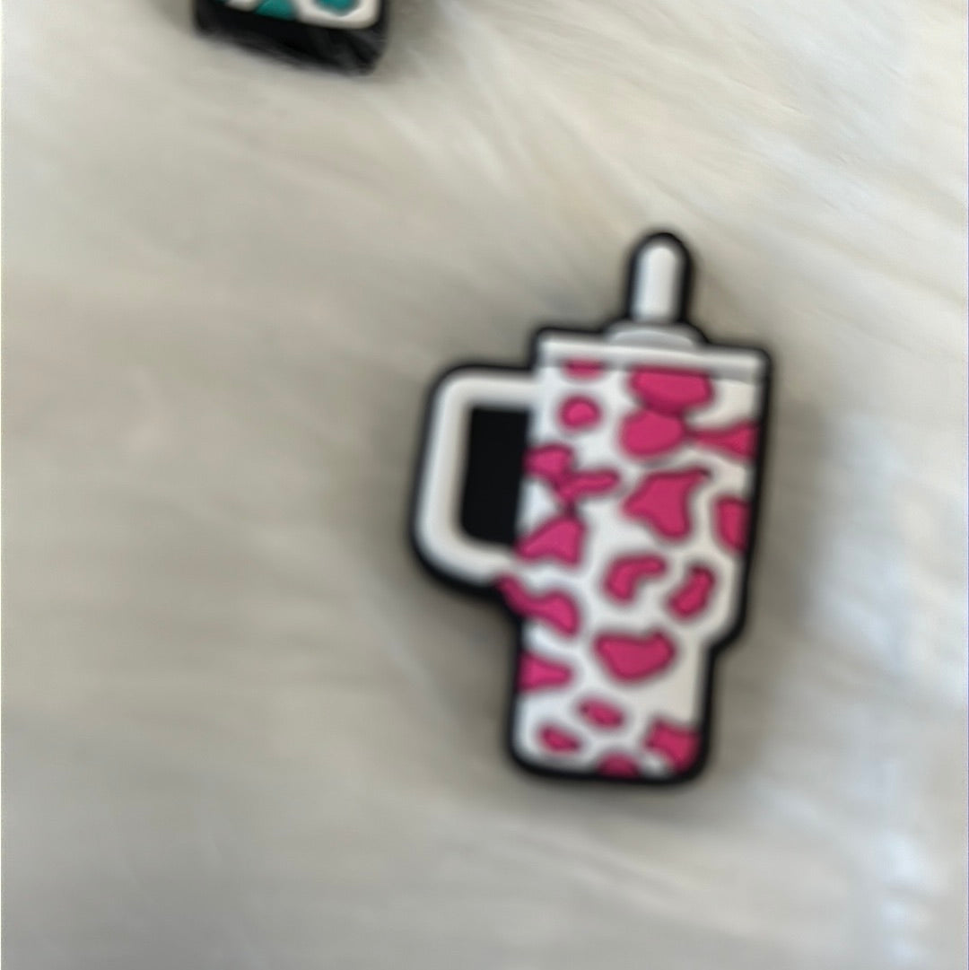 #274 cow print tumbler silicone focal beads