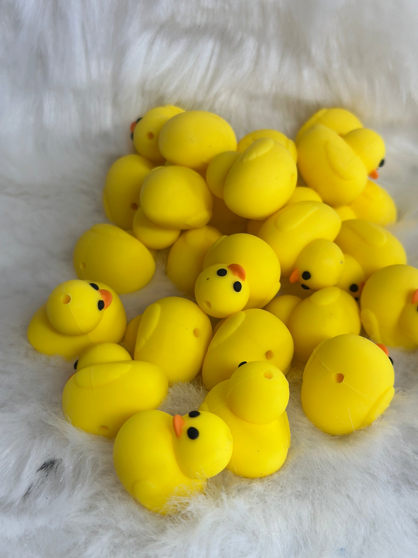 #197 Duck silicone focal beads