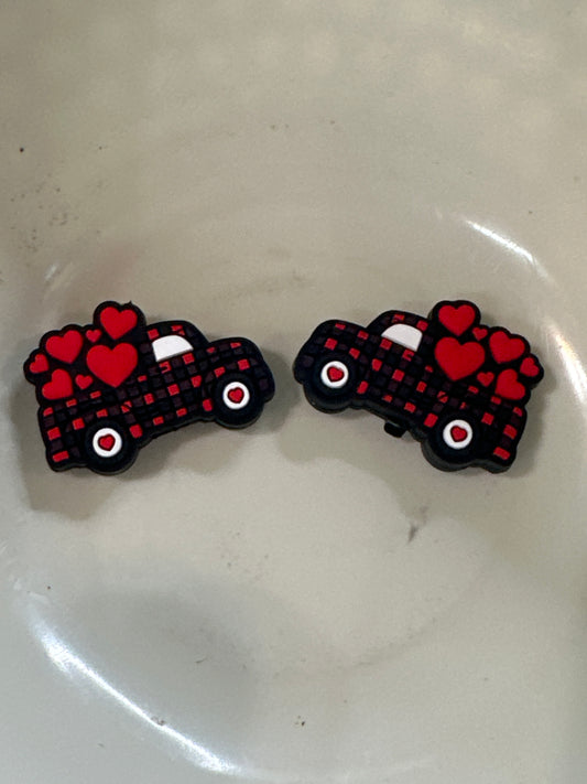 #422 heart plaid truck silicone focal bead