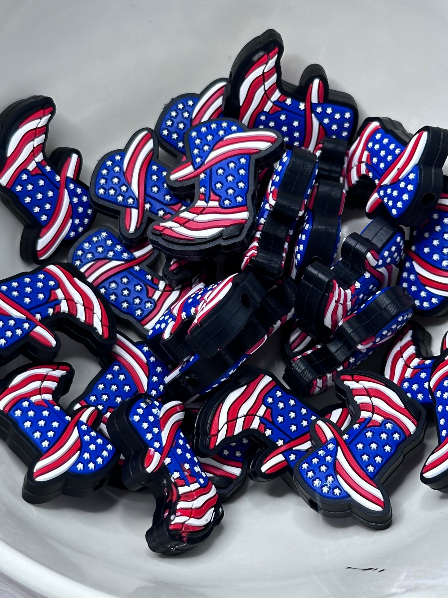 #330 American boot and hat silicone focal beads