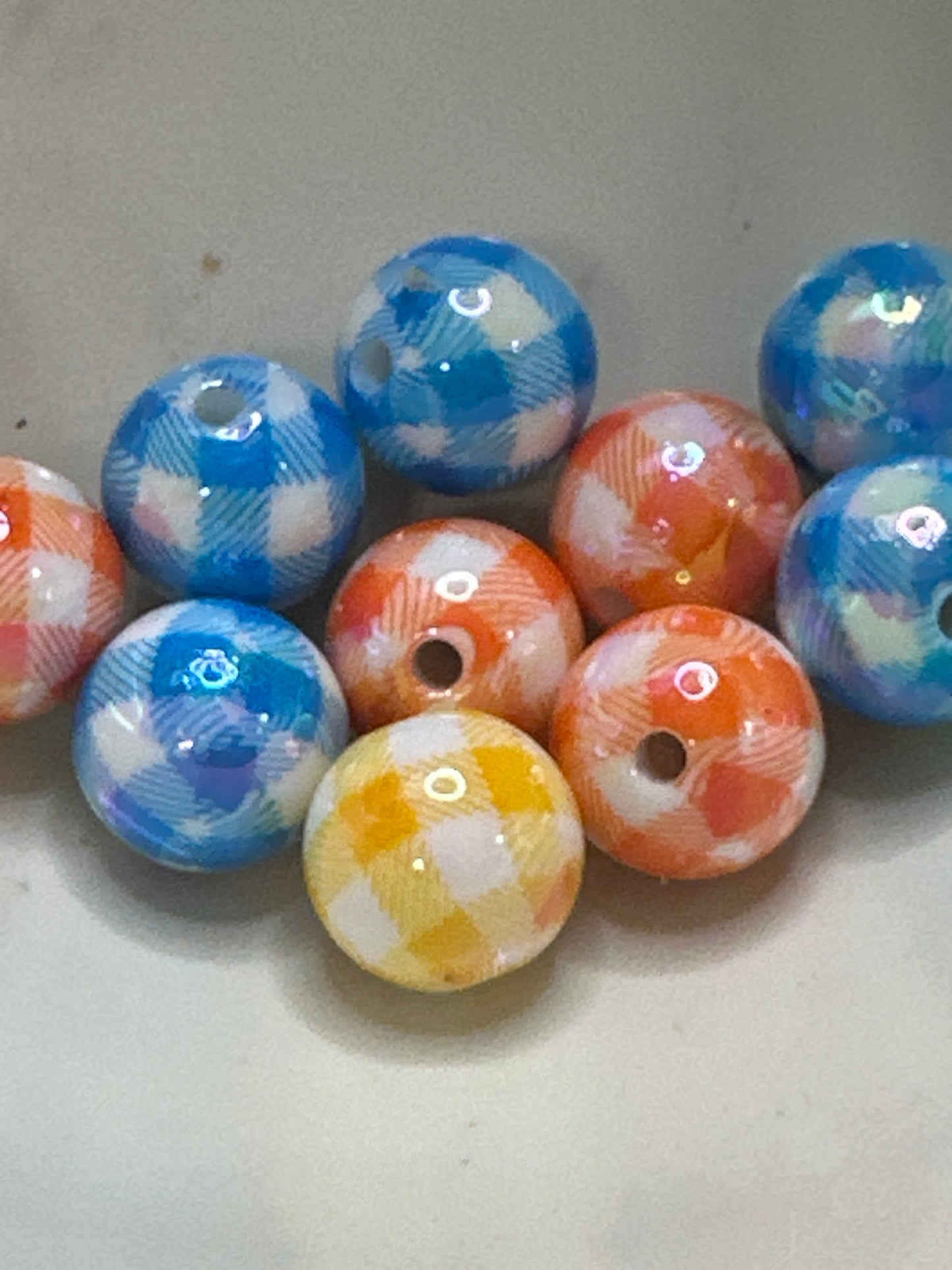 #24 16 mm plaid acrylic beads mix orange and blue and yellow of 10