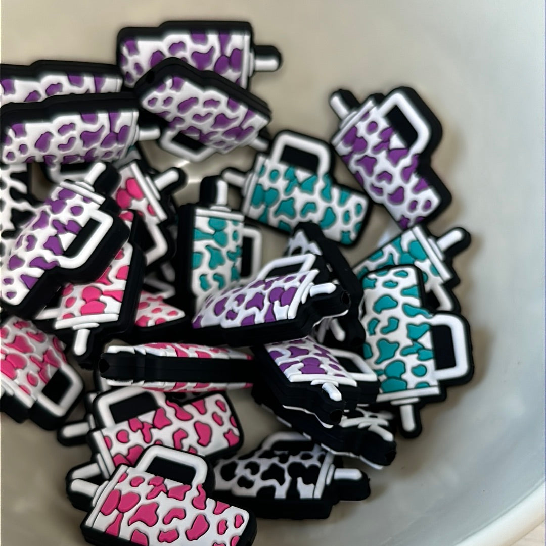 #274 cow print tumbler silicone focal beads