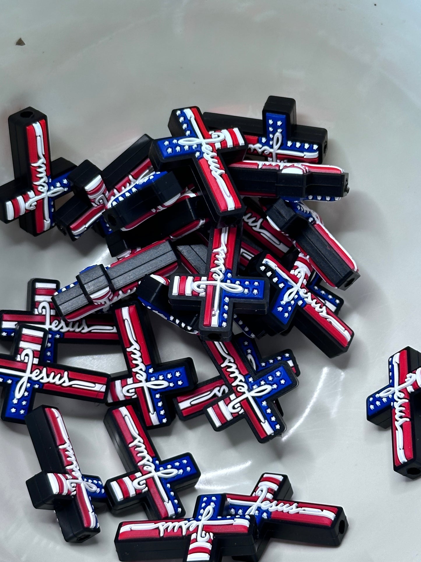 #335 American cross silicone focal beads