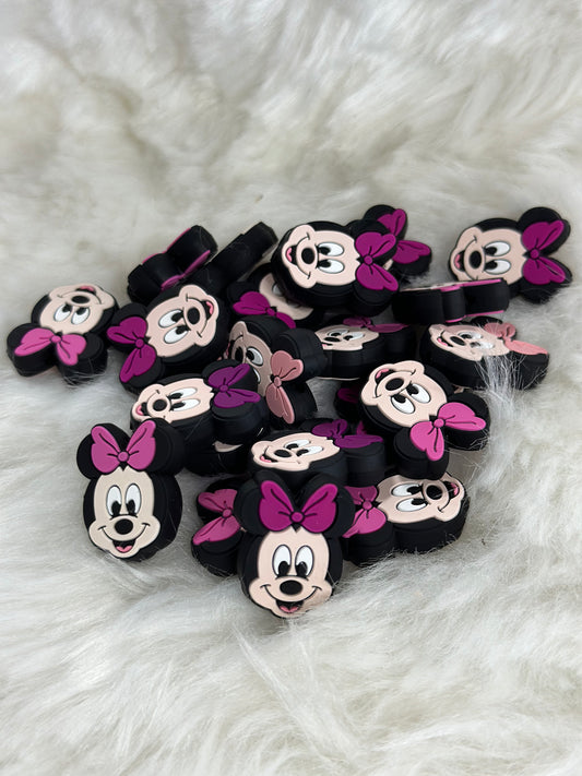 #142 Mouse with bow silicone focal beads