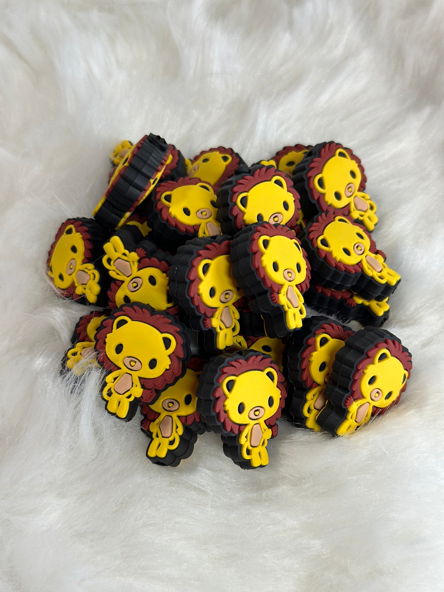 #169 Lion silicone focal beads