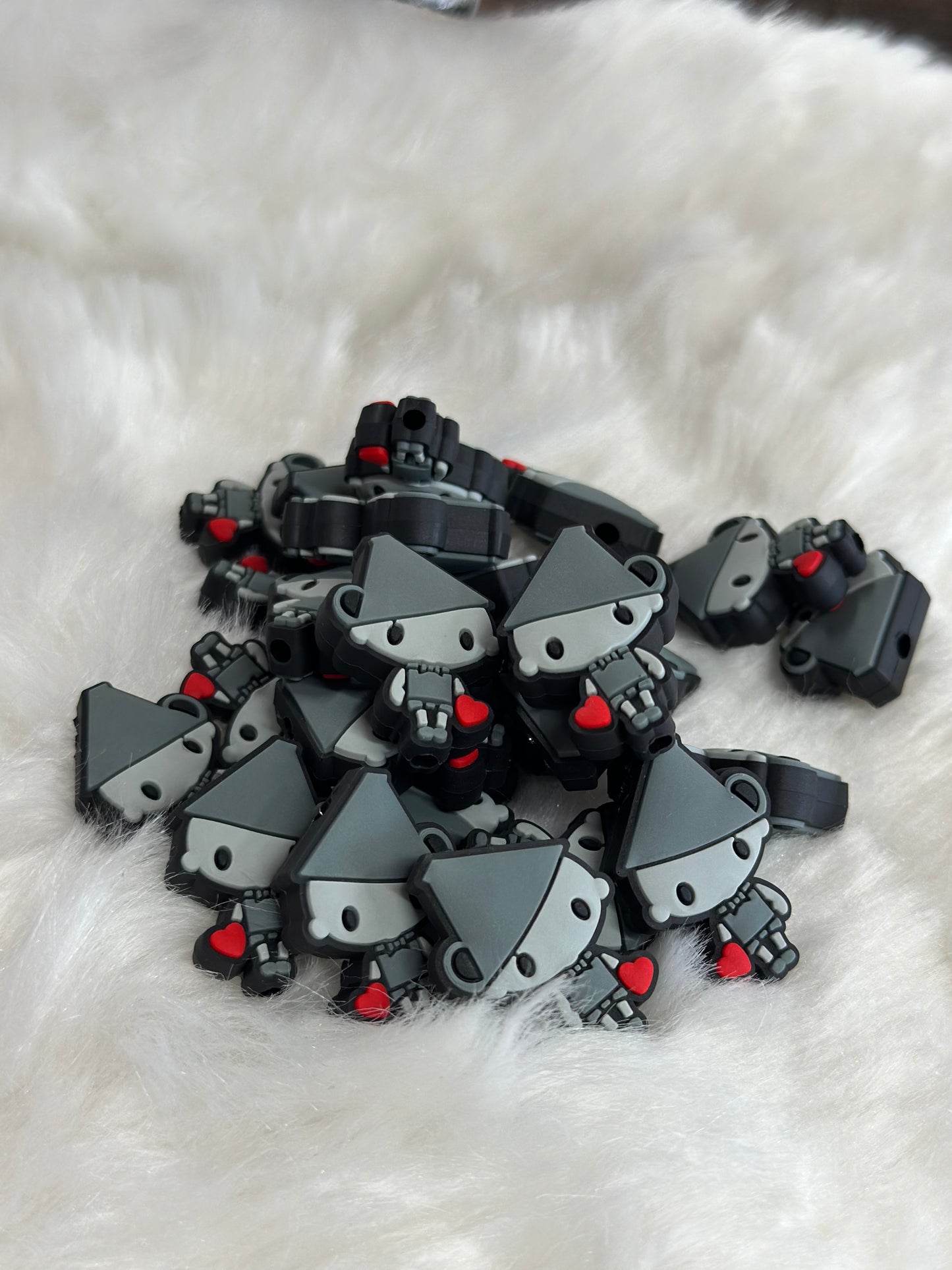 #168 Tin man silicone focal beads