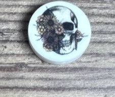 #17 White round flower scull