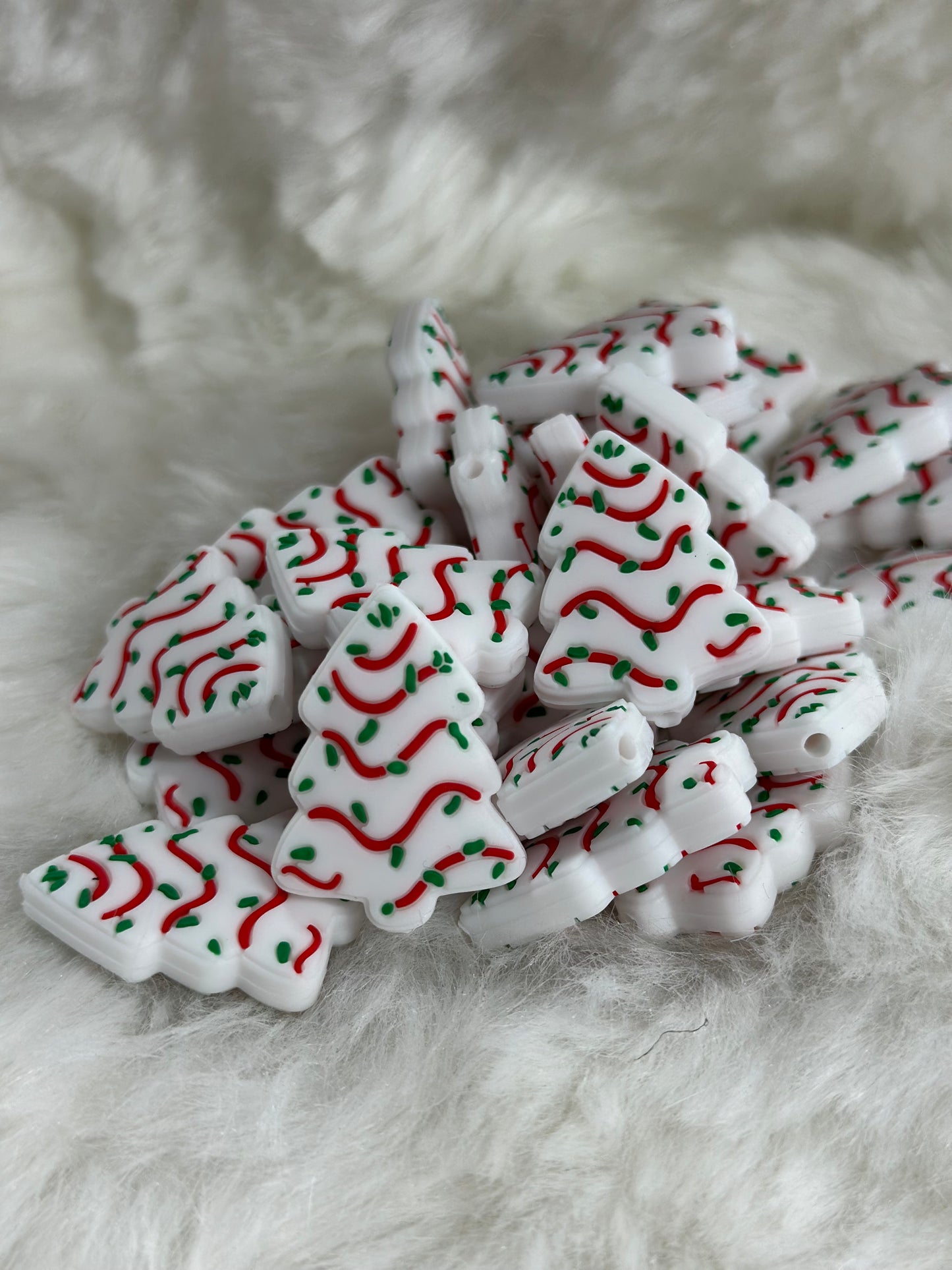 #138 White Christmas tree silicone Focal beads