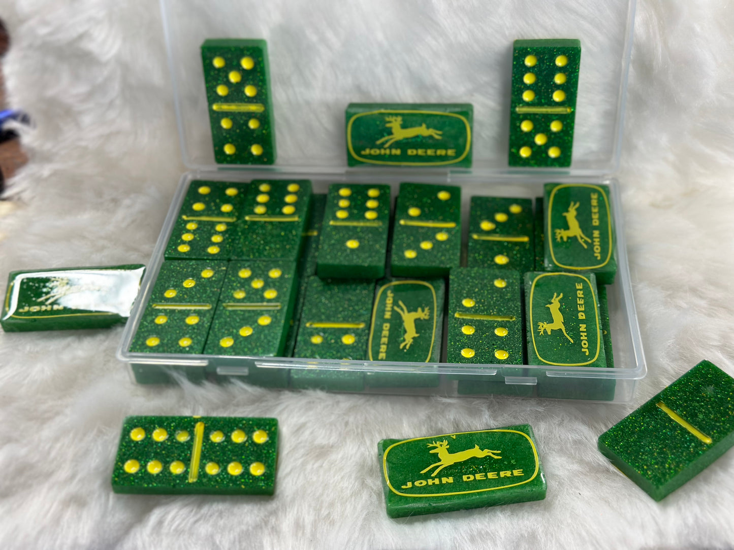 DOMINO SETS