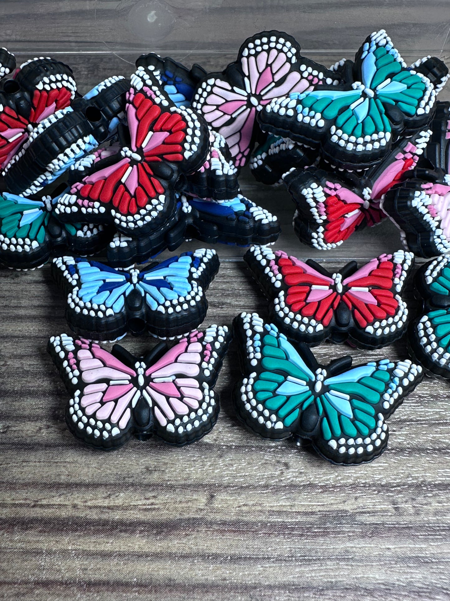 #111 Butterflies silicone focal beads