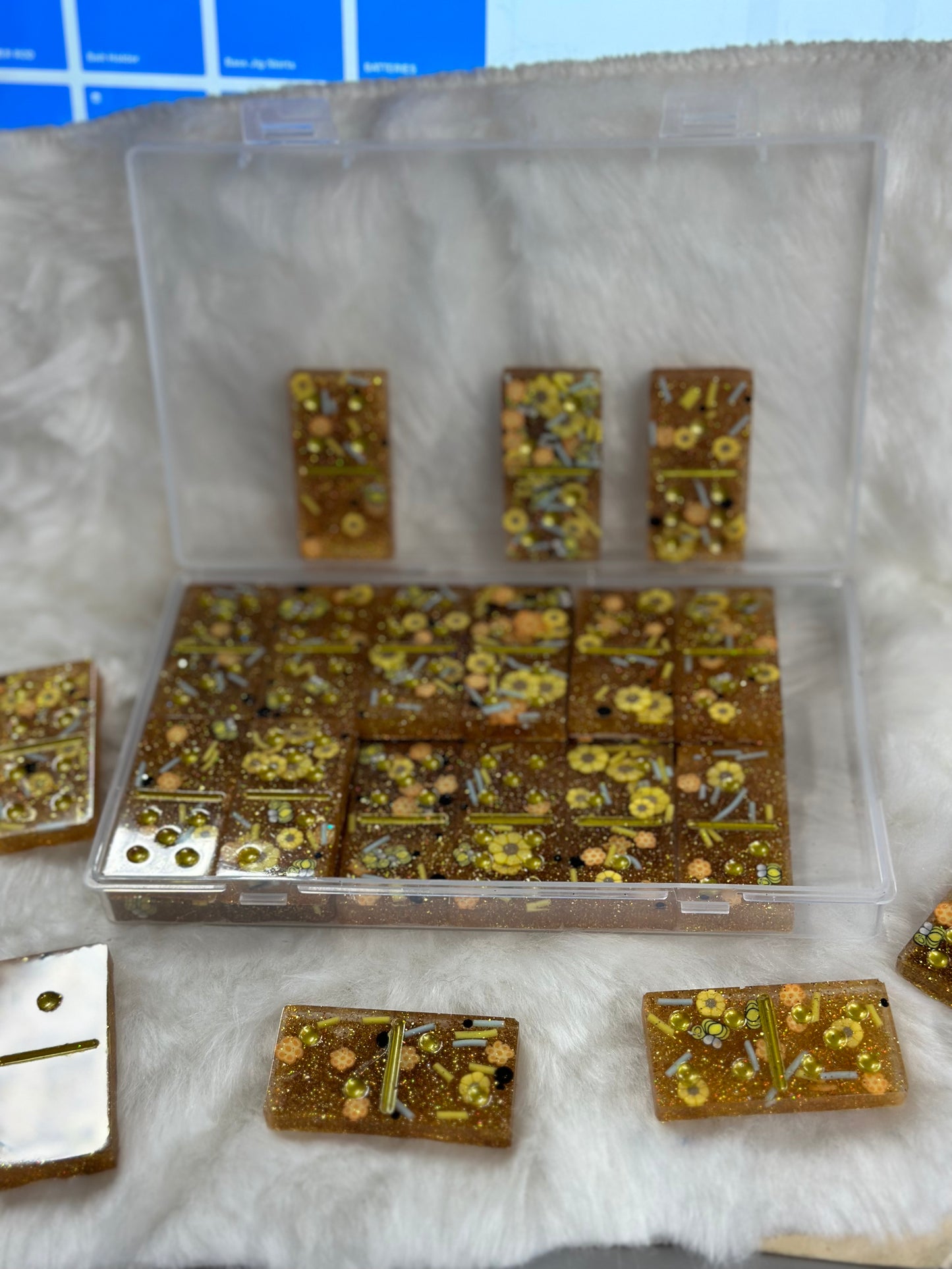 DOMINO SETS