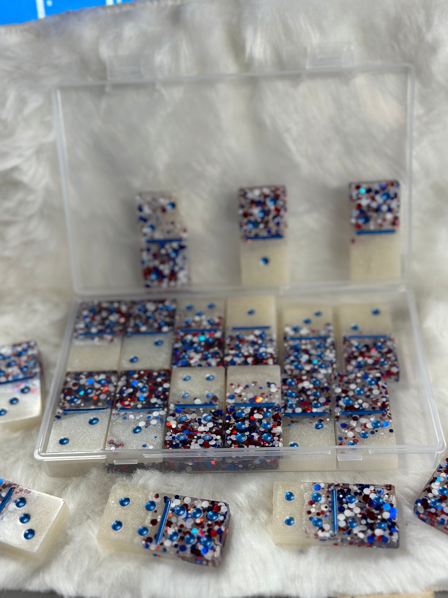 DOMINO SETS