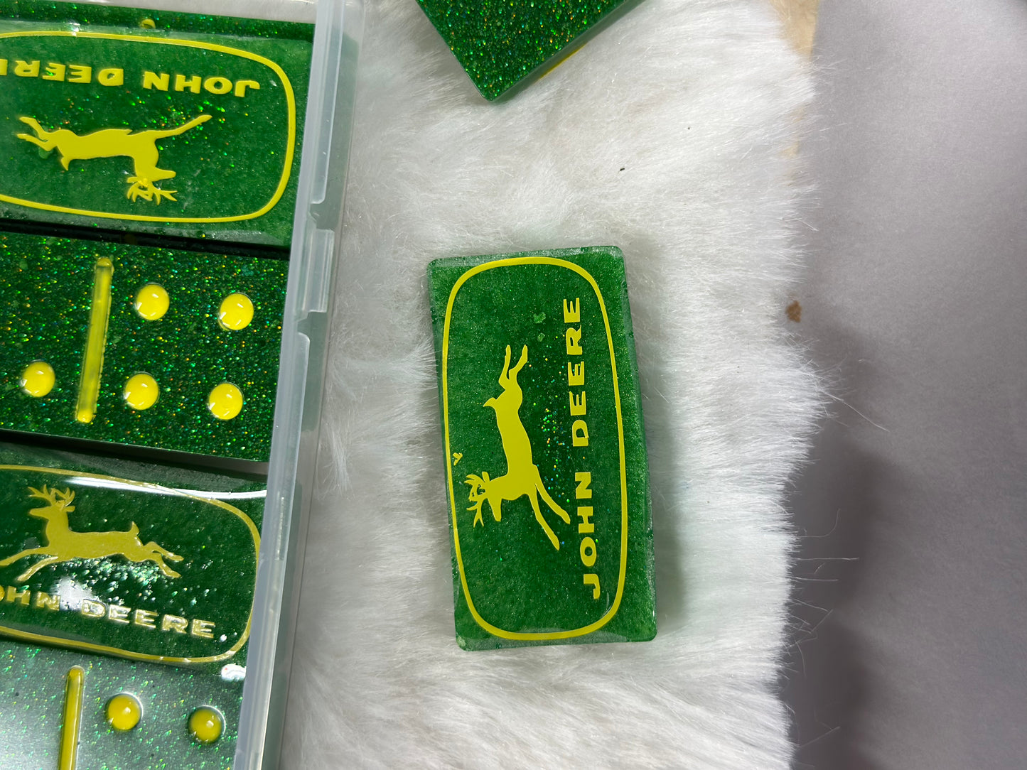 DOMINO SETS