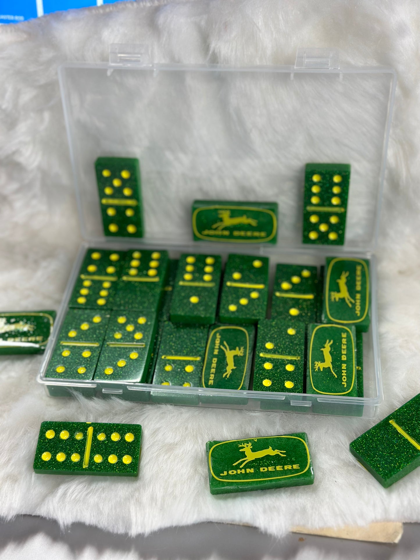 DOMINO SETS