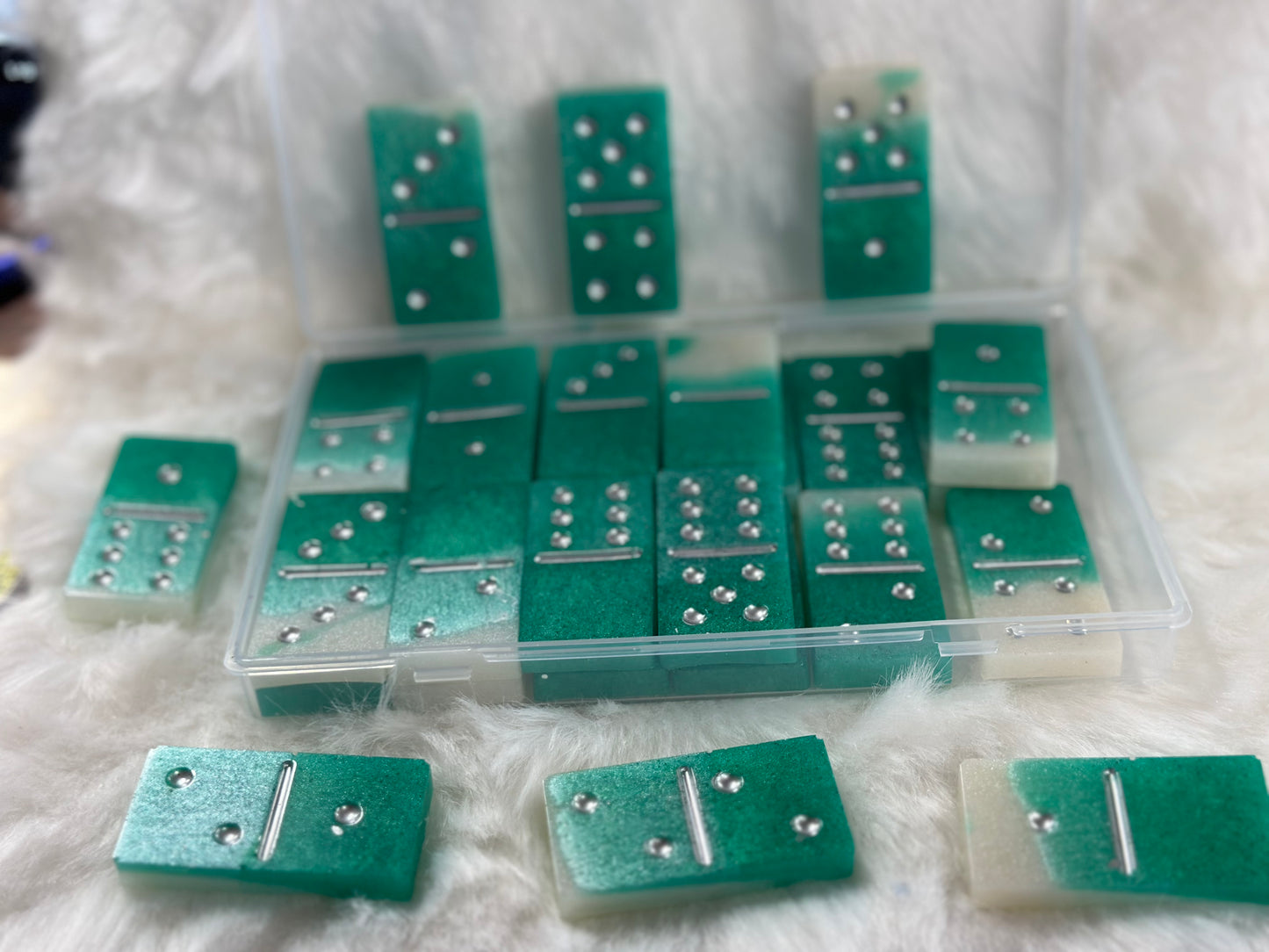 DOMINO SETS